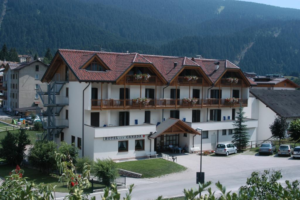 Hotel Canada Andalo Exterior photo